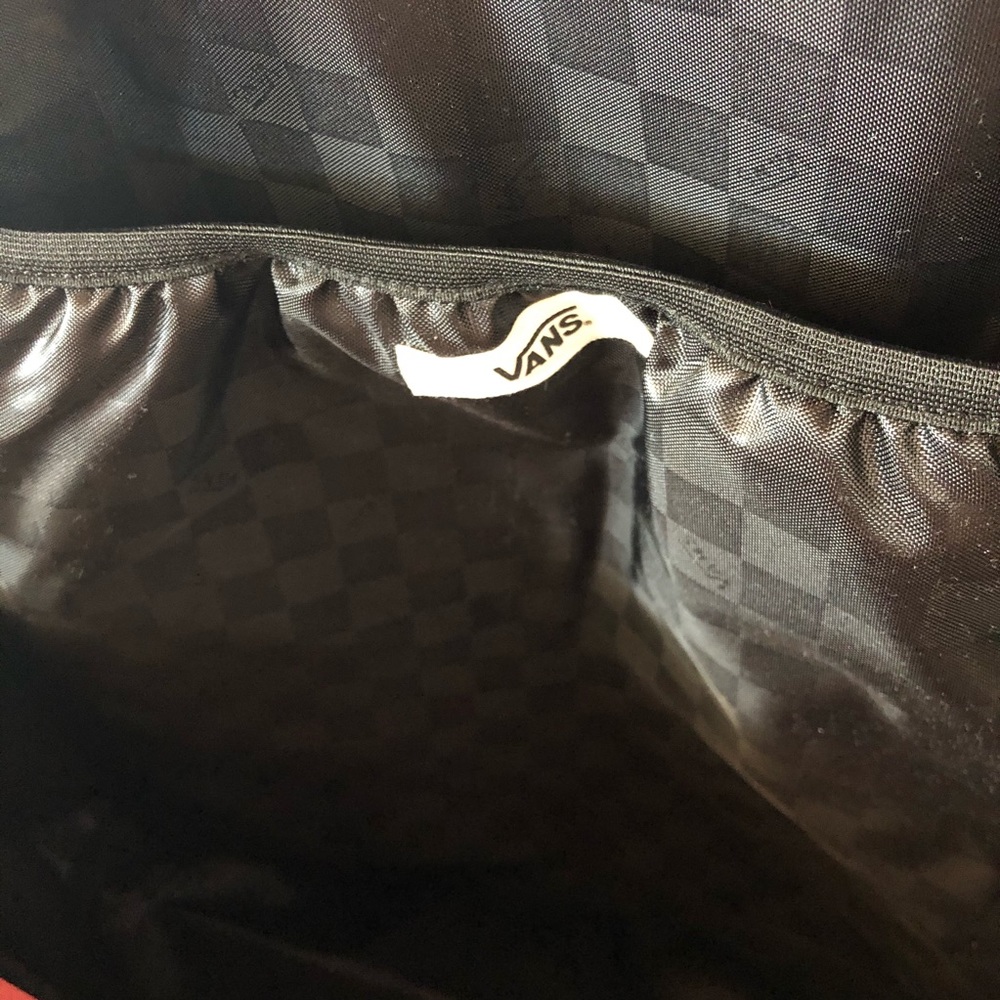 🎉SALE🎉 NWT Unisex Vans “Sporty Realm” backpack. - Picture 9 of 11